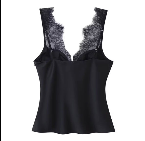 HAUT EN DENTELLE NOIR