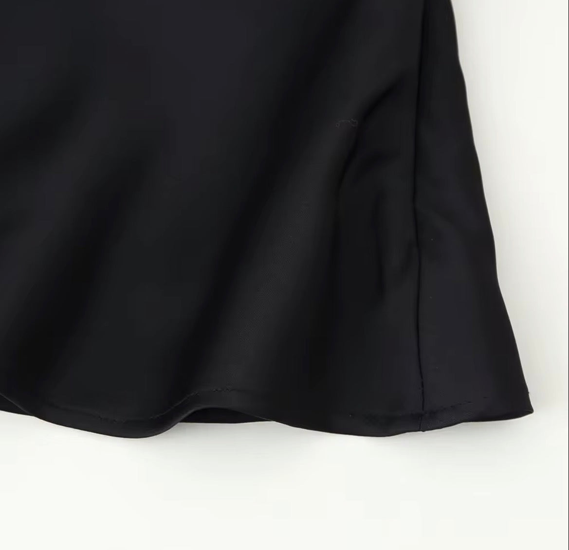 HAUT EN DENTELLE NOIR